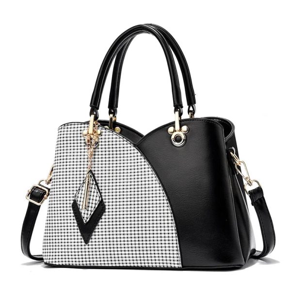 sac à main bandoulière style luxe noir